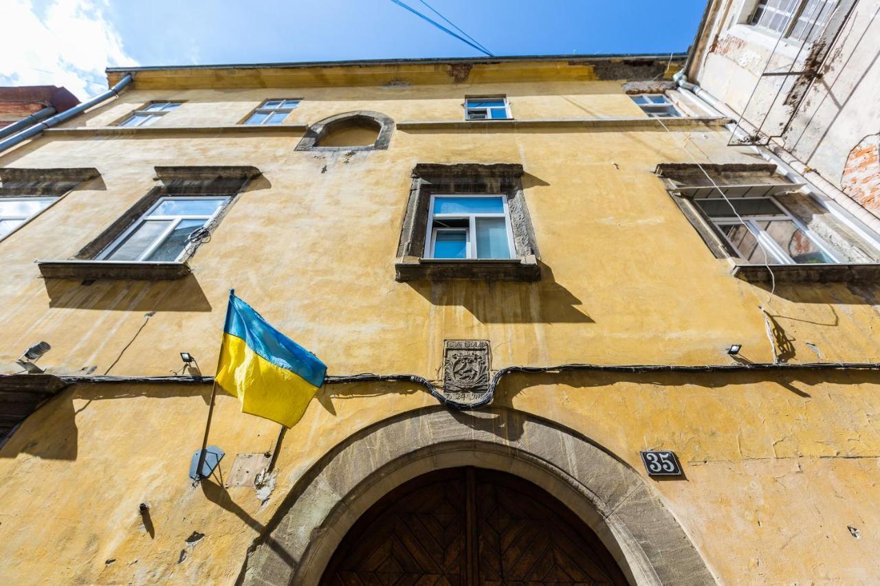 Квартира Подобово На Площі Ринок 39 Сам Центр Львова Dış mekan fotoğraf
